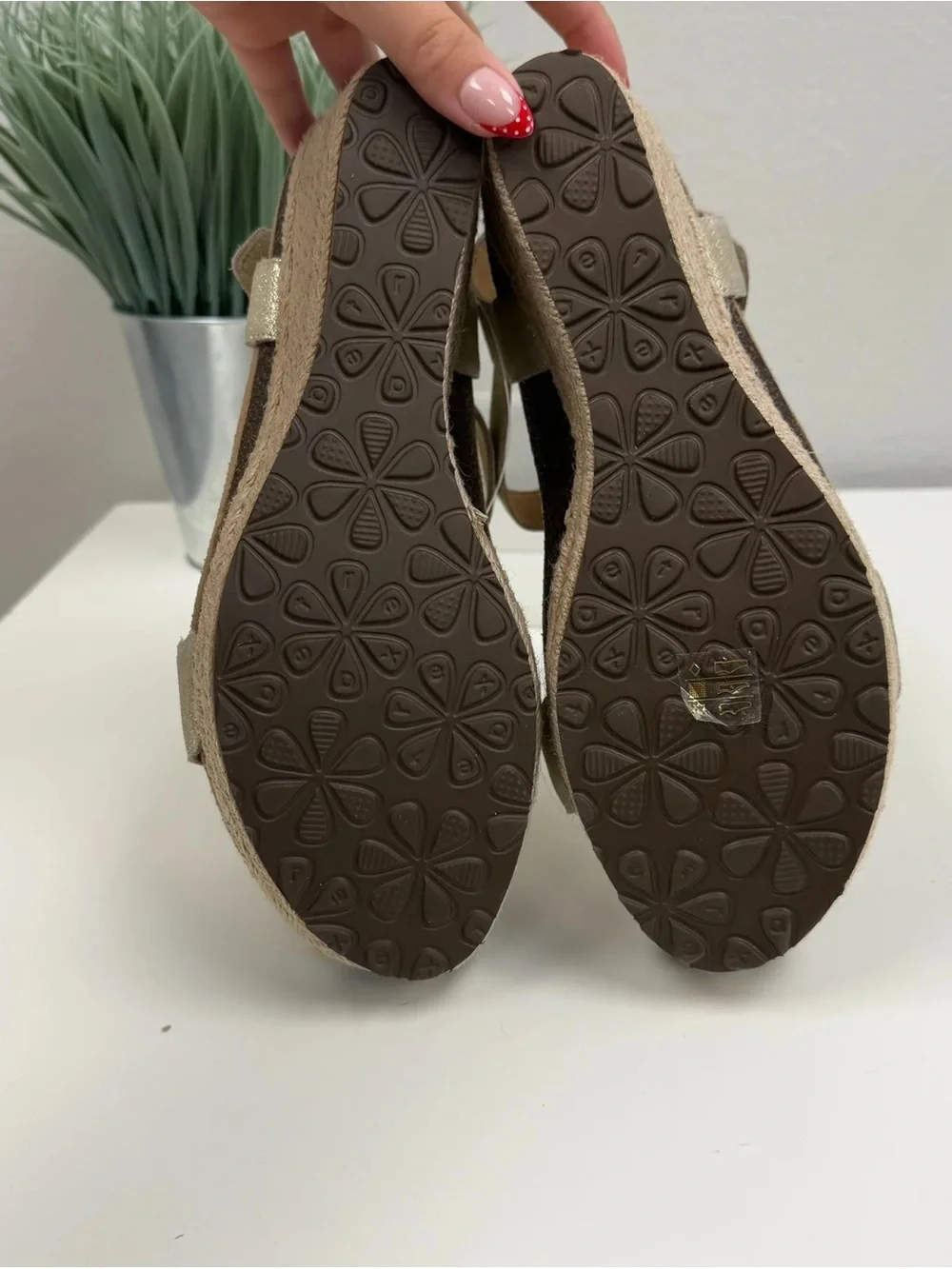 Aetrex Tan & Gold Sydney Quarter Strap Espadrille Wedge - Size 9